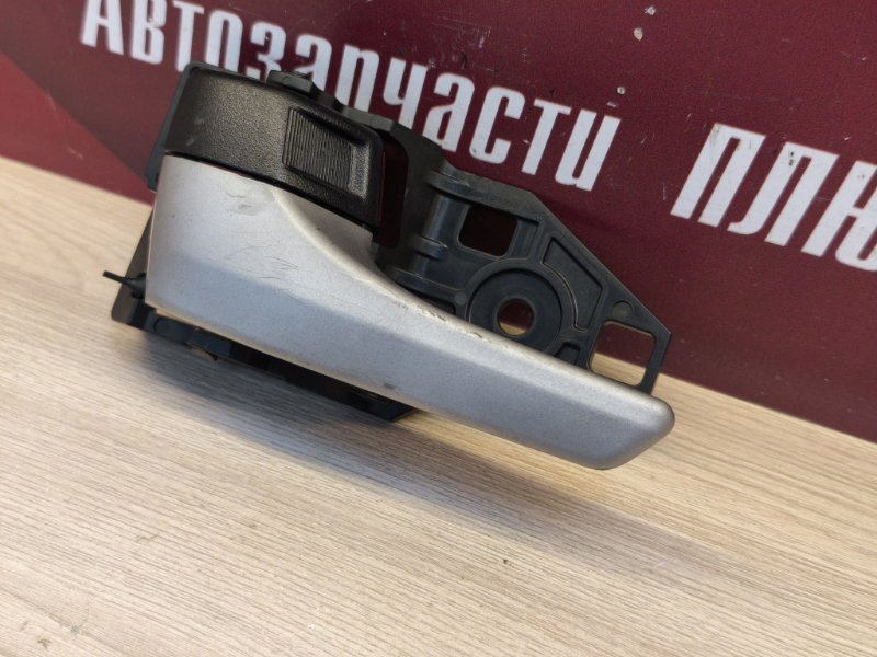 Внутренняя  ручка двери