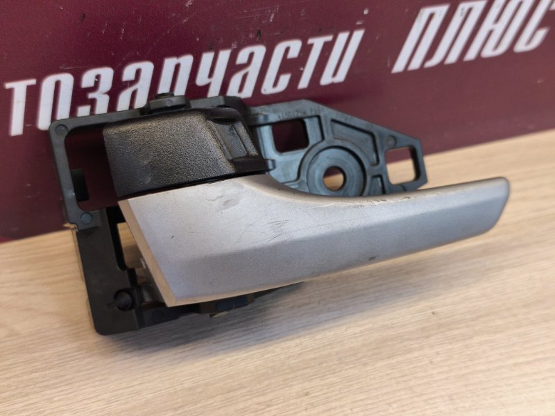 Внутренняя  ручка двери