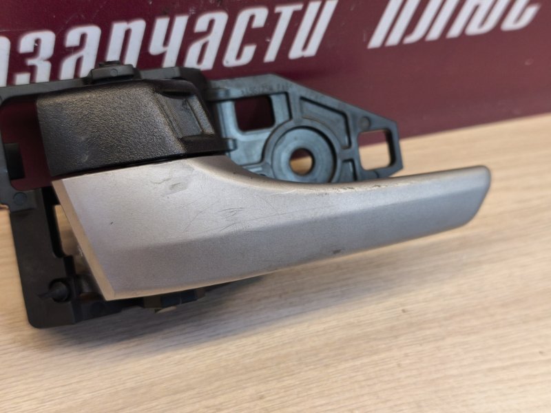 Внутренняя  ручка двери