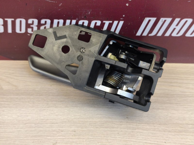 Внутренняя  ручка двери