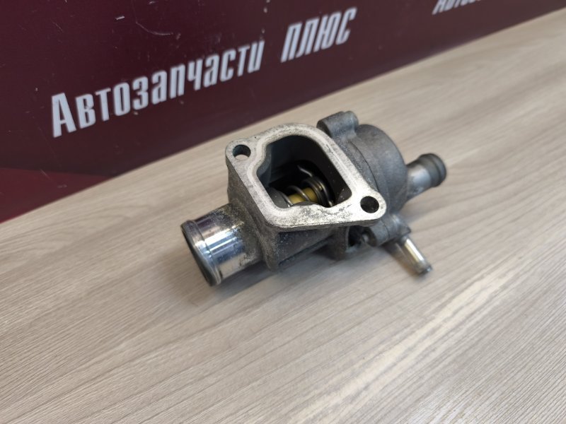 Термостат с корпусом