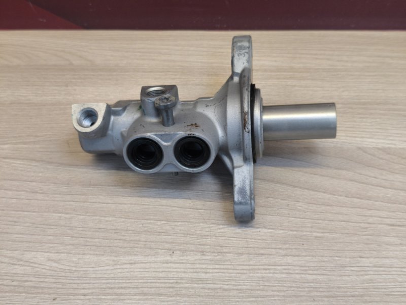 Главный тормозной цилиндр