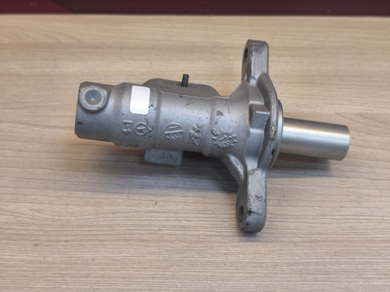 Главный тормозной цилиндр