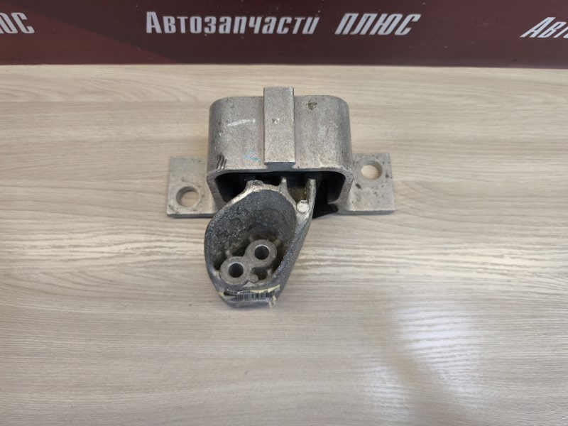 Опора двигателя