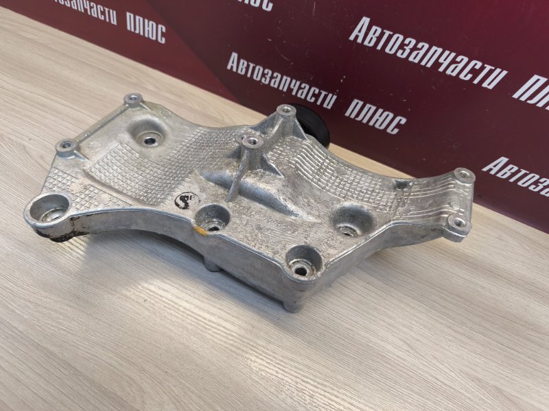 Кронштейн генератора