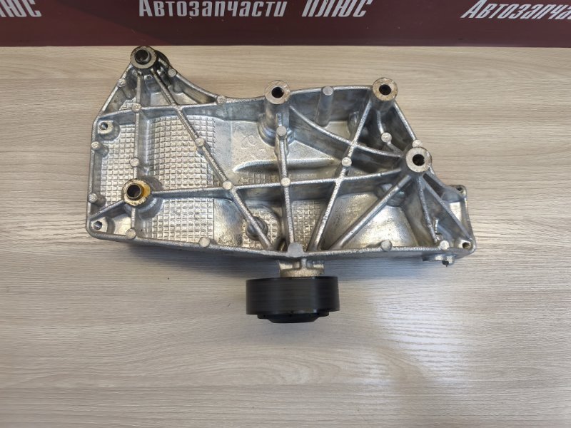 Кронштейн генератора