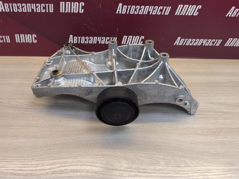 Кронштейн генератора