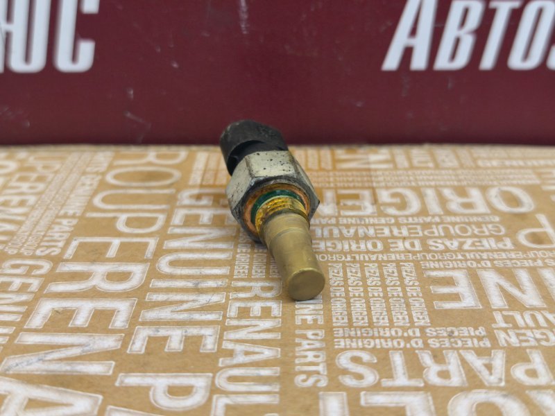 Датчик температуры охлаждающей жидкости