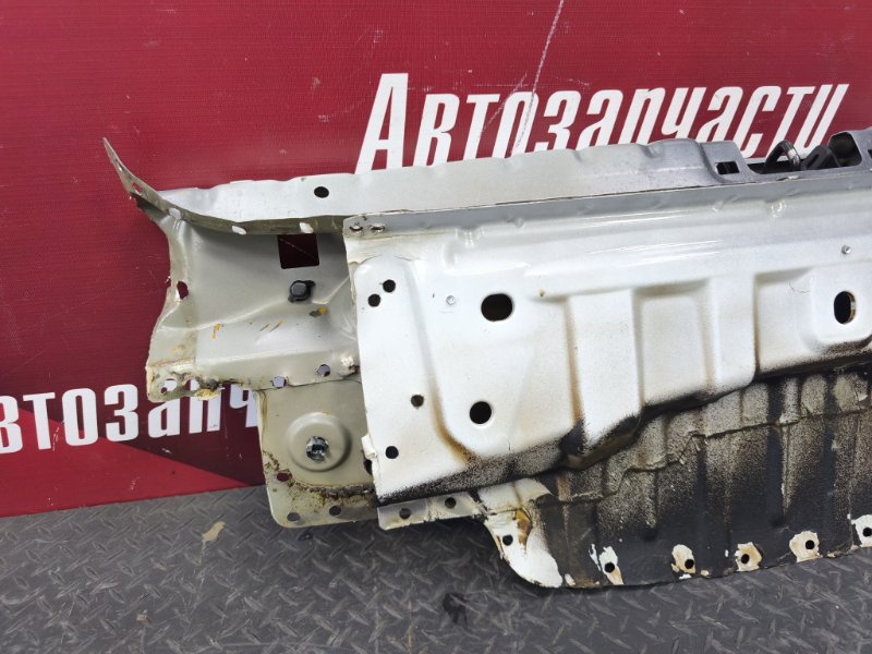 Задняя панель кузова