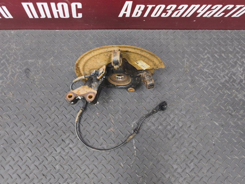 Кулак поворотный