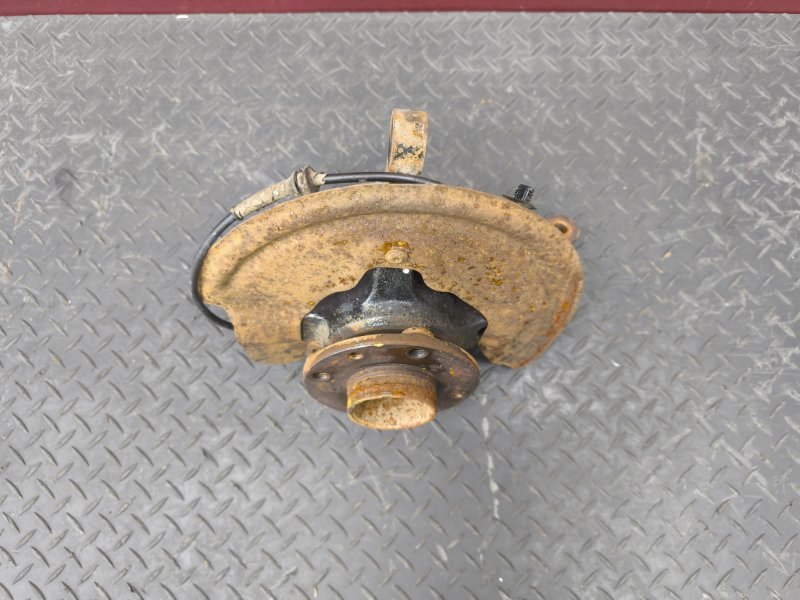 Кулак поворотный