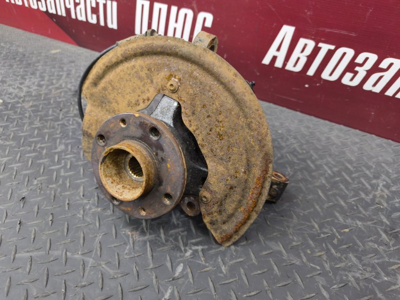 Кулак поворотный