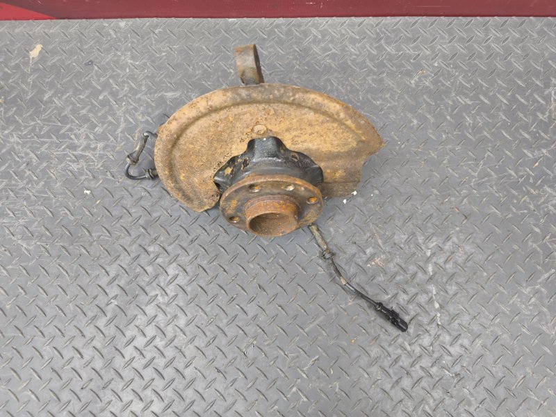 Кулак поворотный