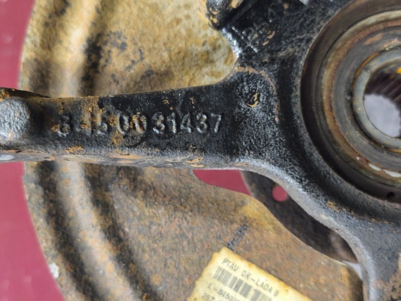 Кулак поворотный