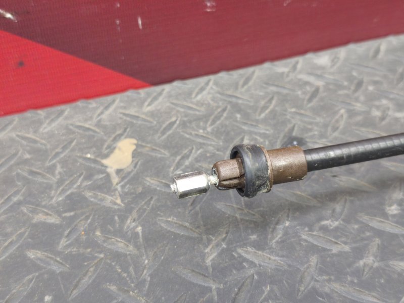 Трос стояночного тормоза