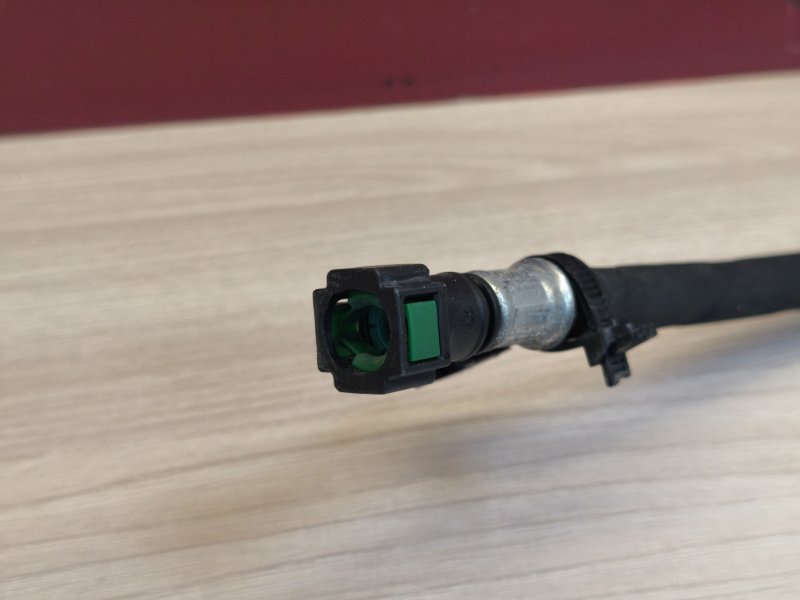 Трубка топливная