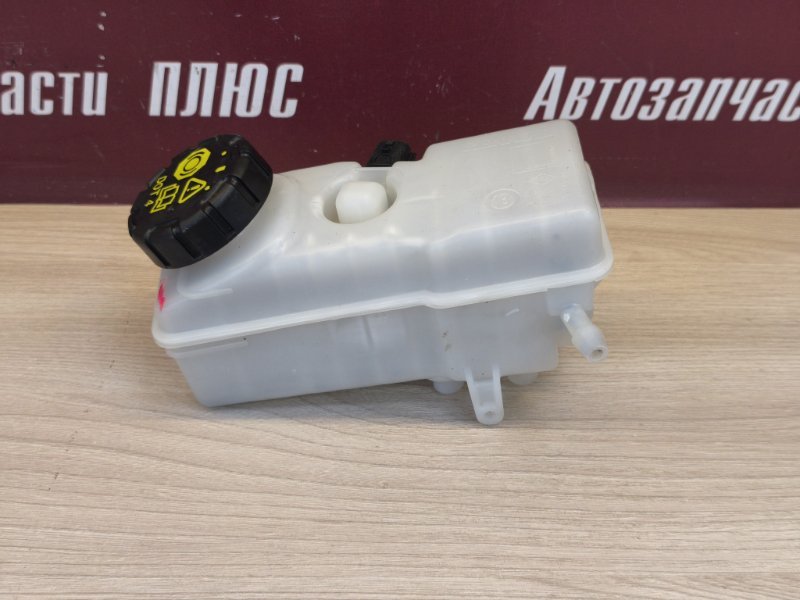 Бачок главного тормозного цилиндра