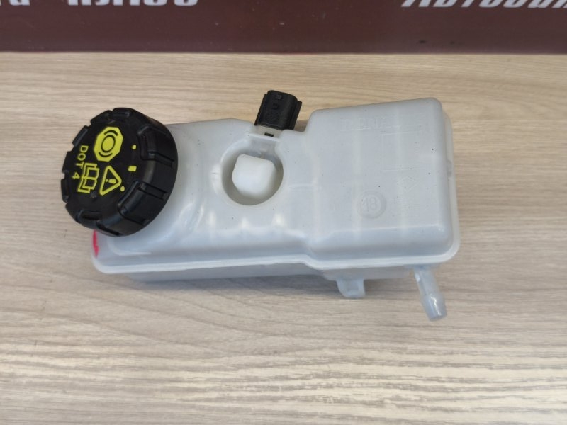 Бачок главного тормозного цилиндра