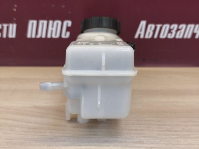 Бачок главного тормозного цилиндра