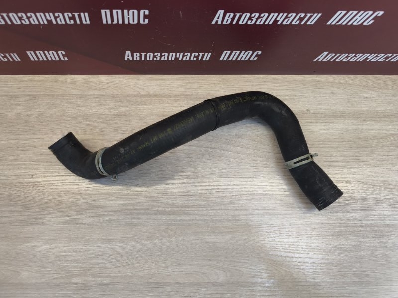 Верхний патрубок радиатора