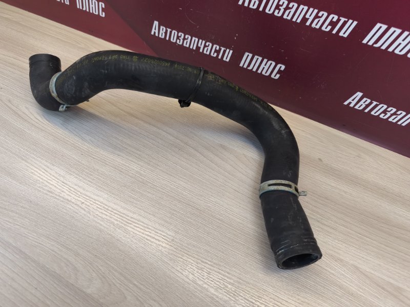 Верхний патрубок радиатора