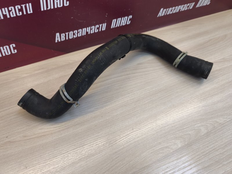 Верхний патрубок радиатора