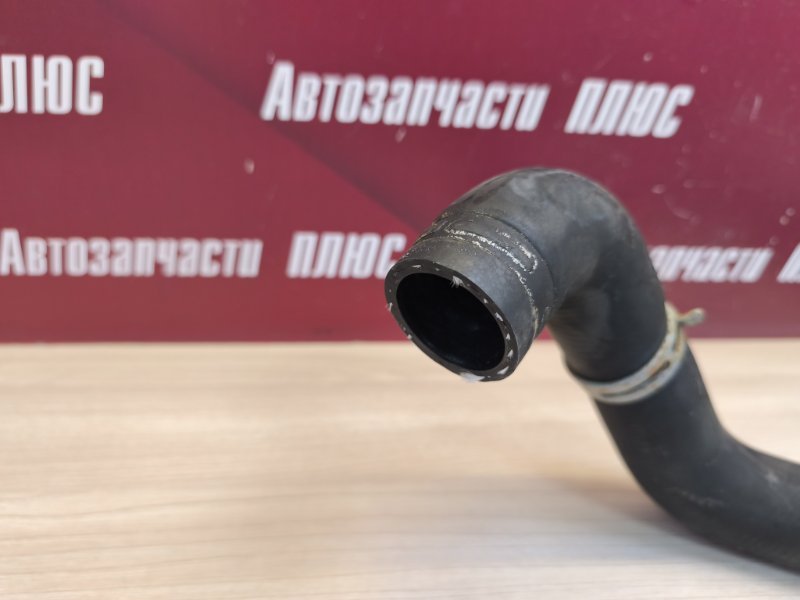 Верхний патрубок радиатора