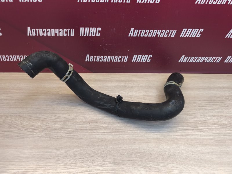 Верхний патрубок радиатора