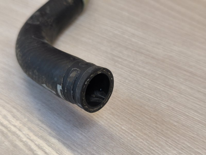 Патрубок радиатора