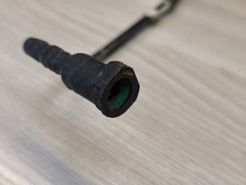 Трубка топливная