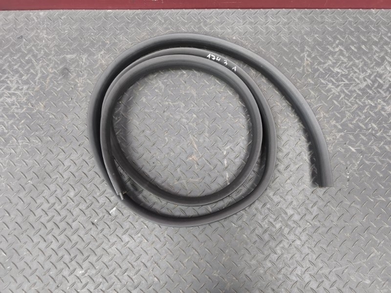 Уплотнитель проема      двери