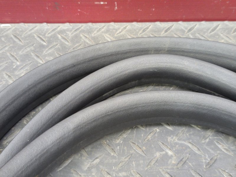 Уплотнитель проема      двери