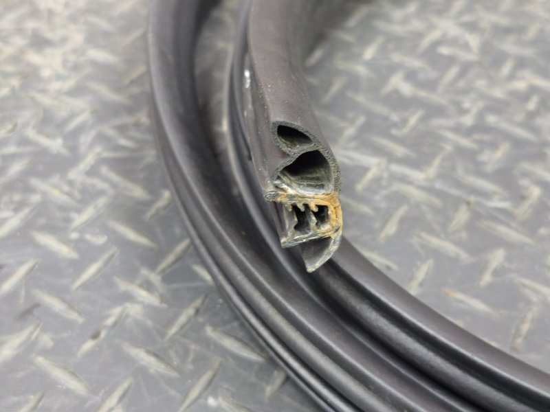 Уплотнитель проема      двери