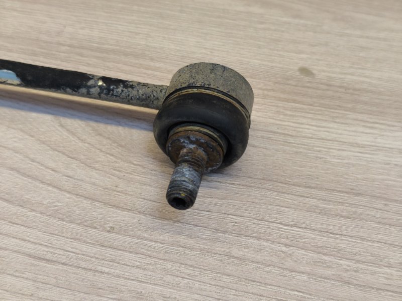 Стойка стабилизатора