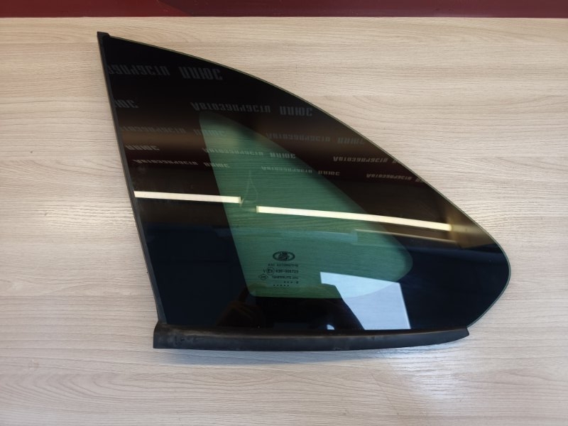 Форточка кузова