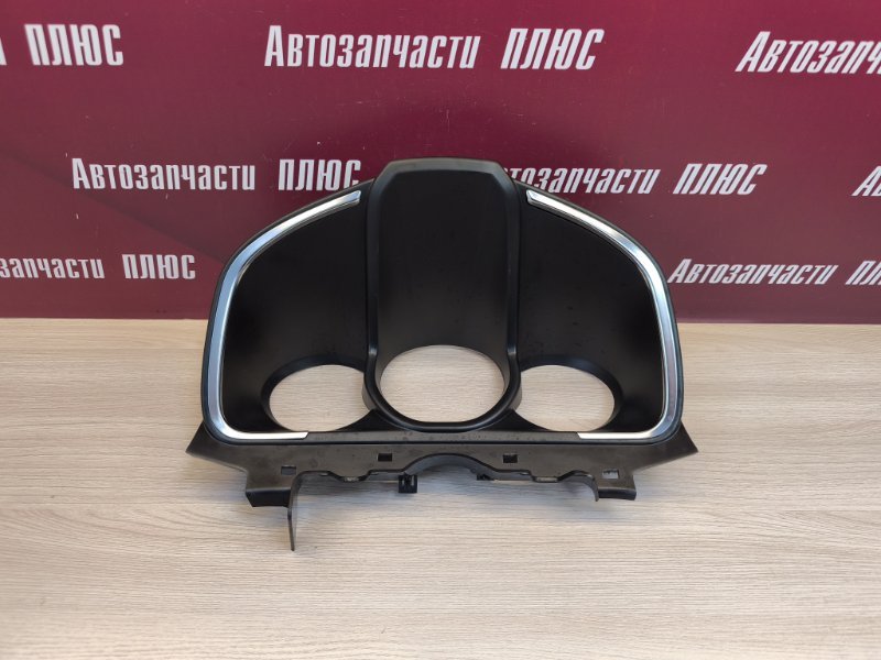 Козырек щитка приборов