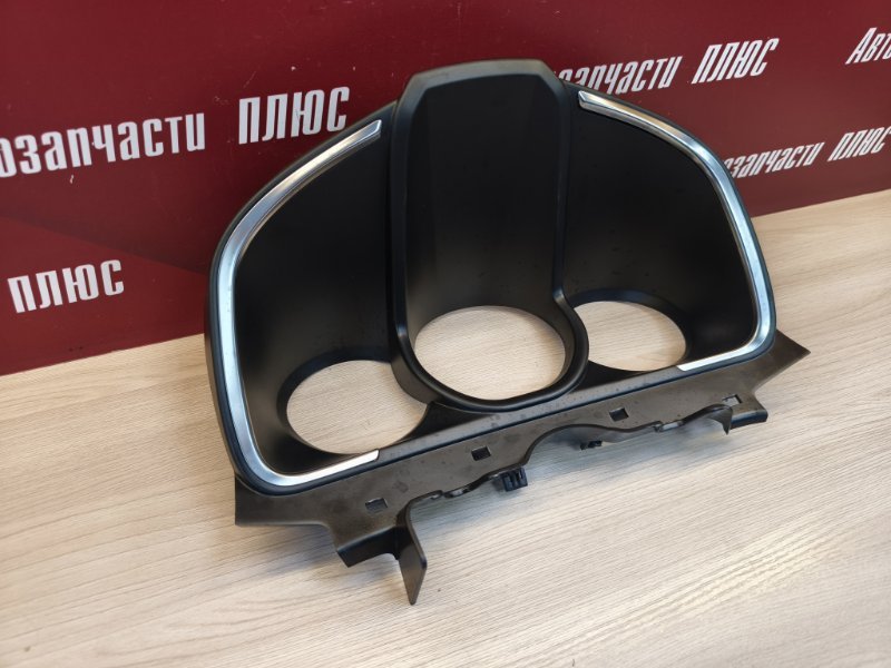 Козырек щитка приборов