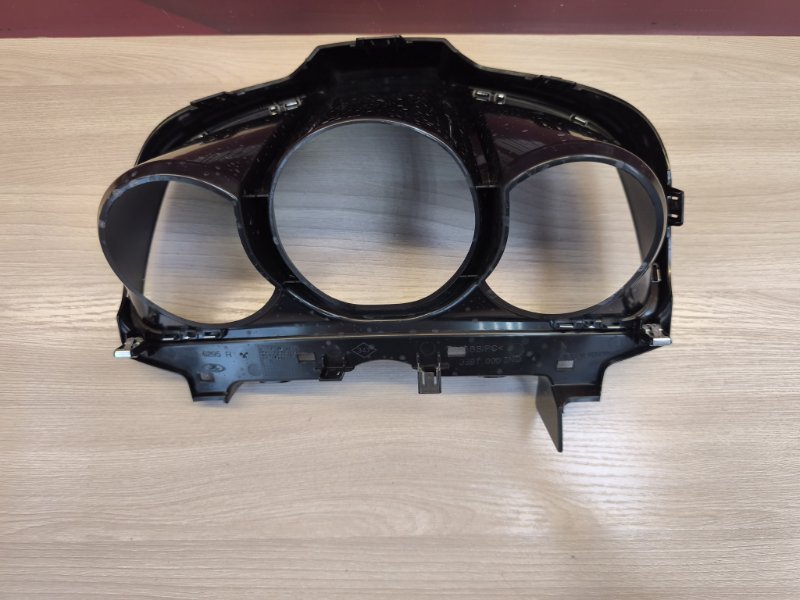 Козырек щитка приборов