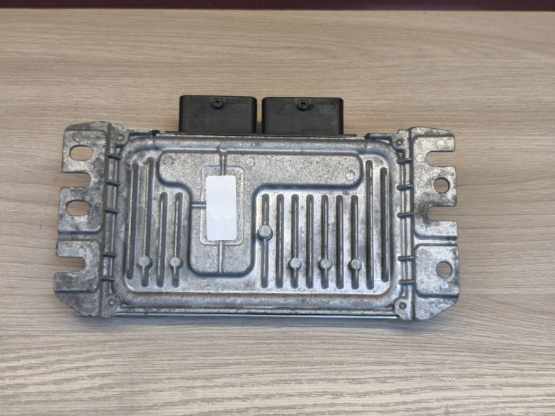 Блок управления двигателем