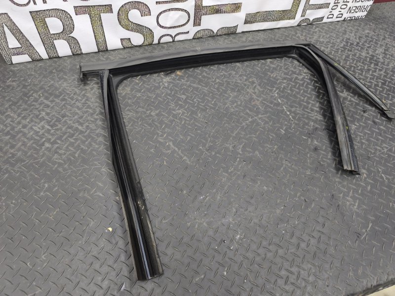 Уплотнитель рамки двери