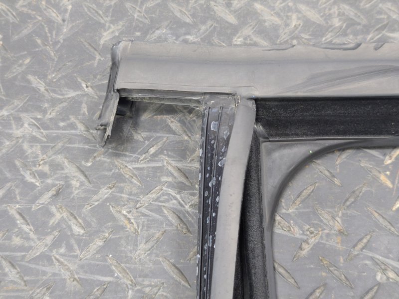 Уплотнитель рамки двери