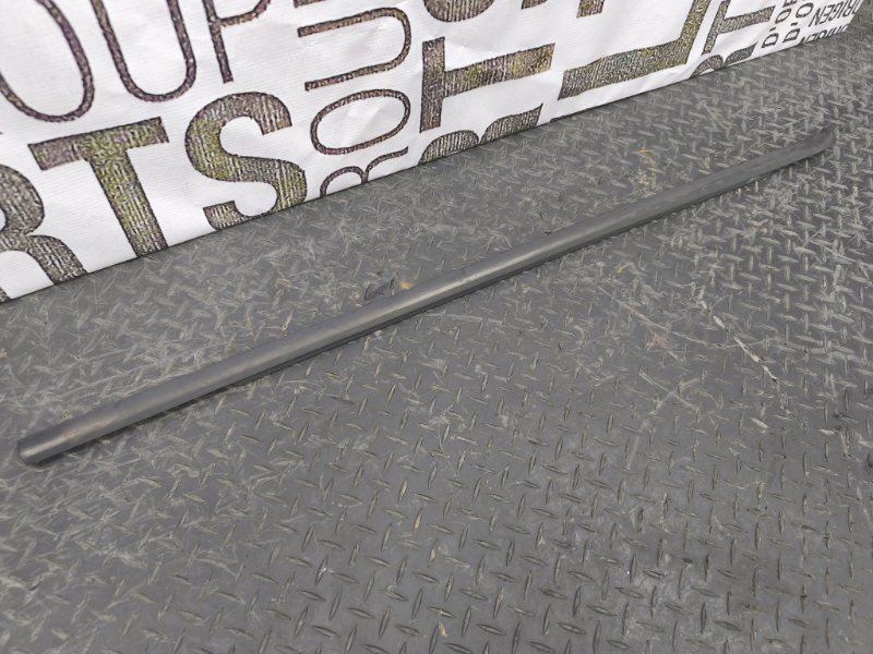 Уплотнитель стекла двери внешний