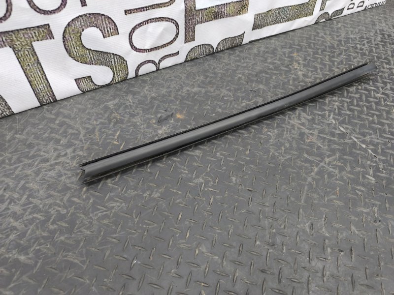 Уплотнитель стекла двери внутренний