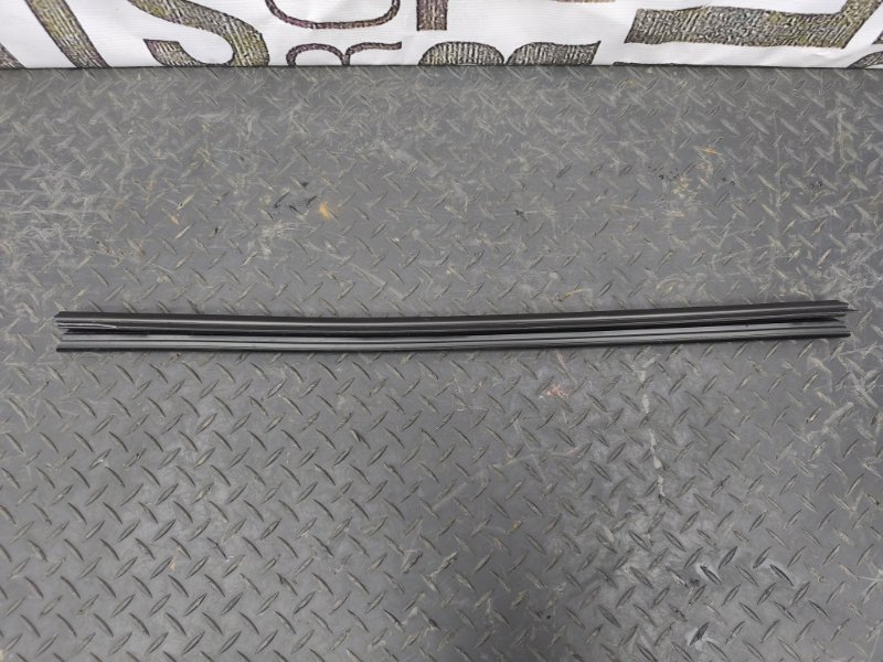 Уплотнитель стекла двери внутренний