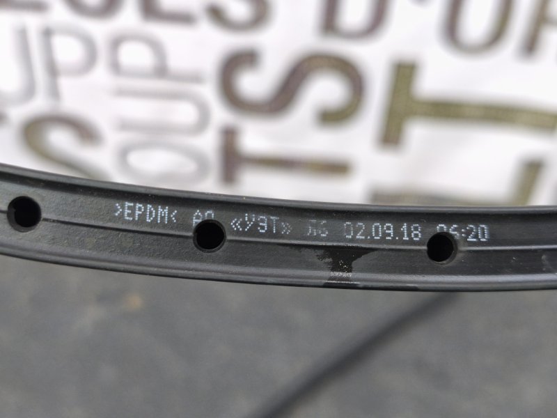 Уплотнительная резинка боковой двери