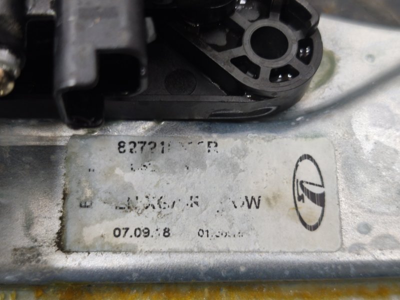 Стеклоподъемник    двери