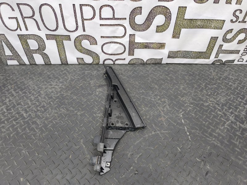 Кронштейн накладки двери