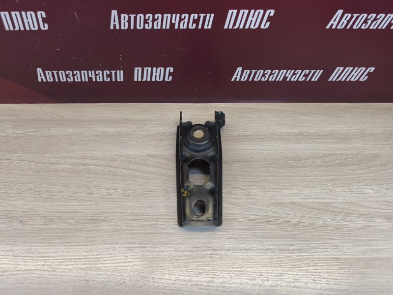 Кронштейн опоры двигателя