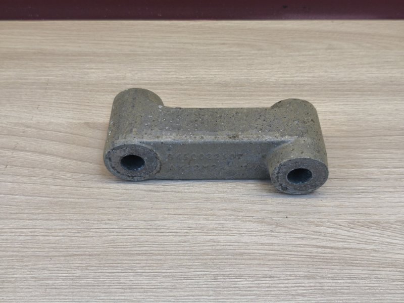 Кронштейн опоры двигателя