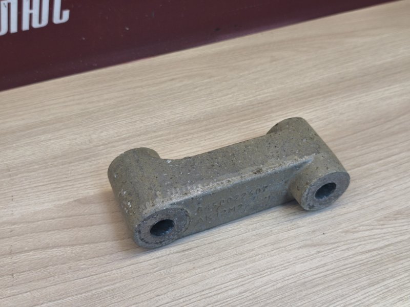 Кронштейн опоры двигателя